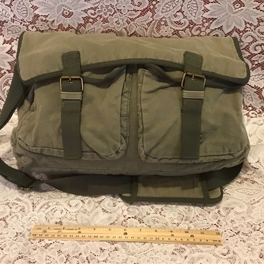 OLD NAVY Camo Green Canvas Computer Messenger Bag MINTY